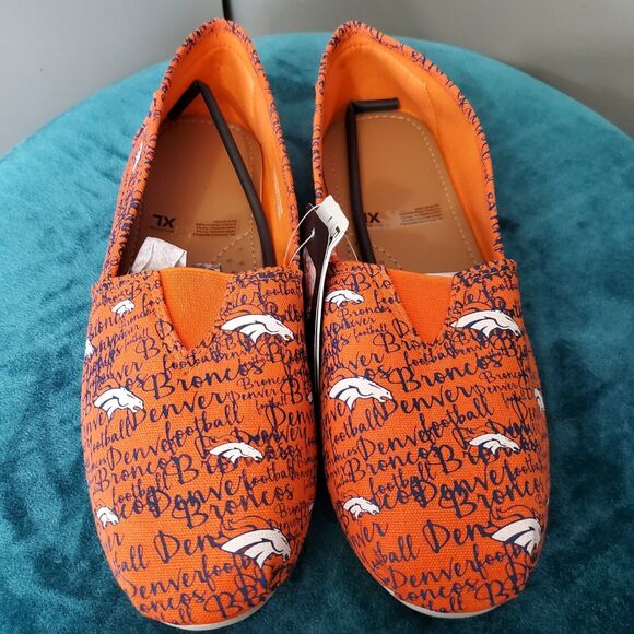 Denver Broncos NFL Slip On Shoes Womens Size XL 9-10 Orange Canvas Football  New - Picture 2 of 11